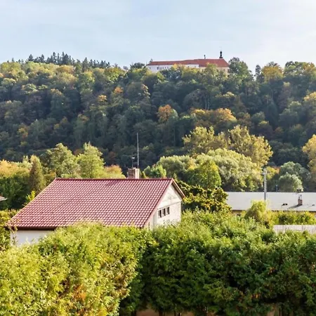 Apartman In A Family *